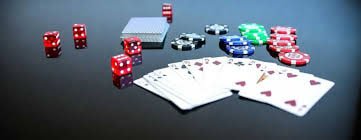 888 Jackpot ကာစီနို တွင် Live Baccarat နှင့် Slots ဂိမ်းများ MMK ကျပ်ဖြင့် ကစားနေသောမြင်ကွင်း